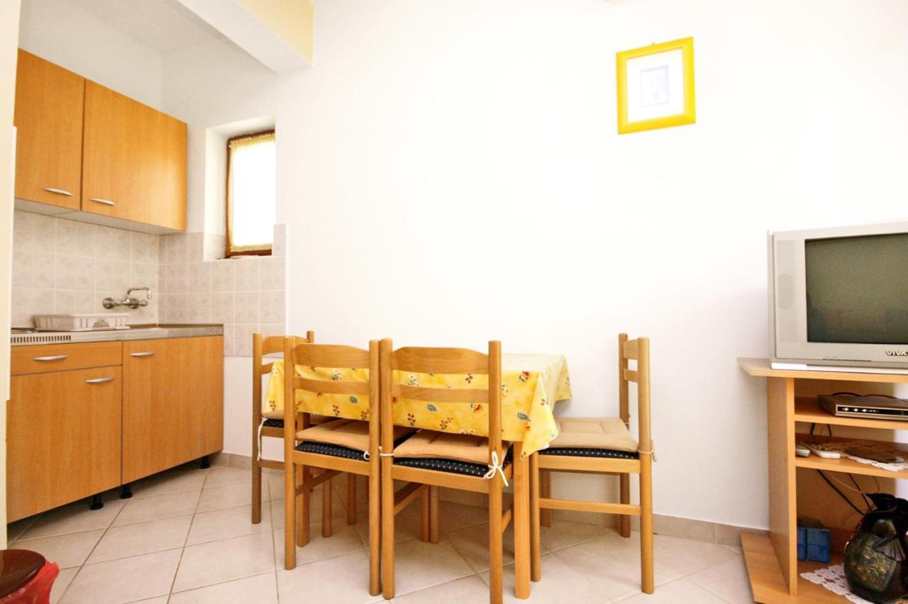 Apartments With A Parking Space Rovanjska, Paklenica - 6209 Exterior photo